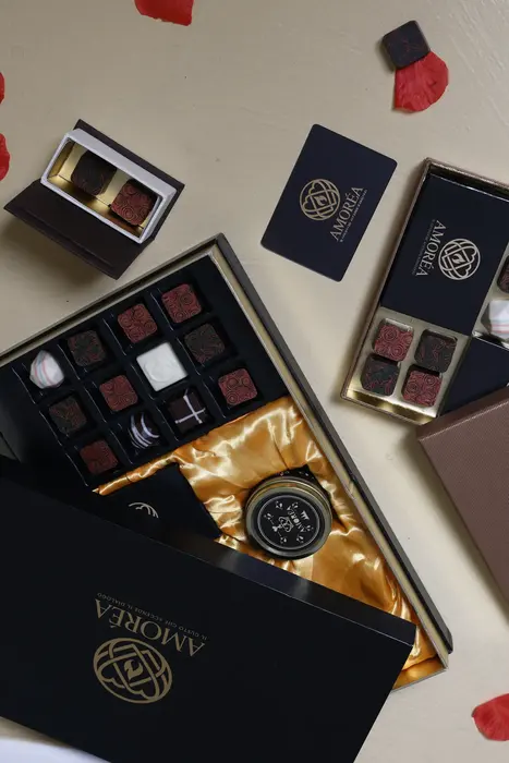 La Ritual Box con el satén dorado